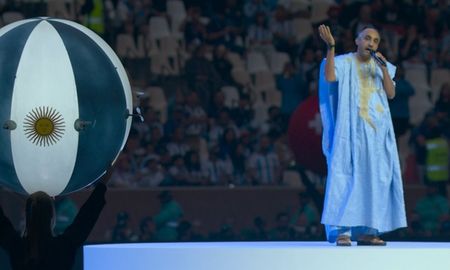 La bandera argentina fue protagonista de la ceremonia de clausura del Mundial de Qatar 2022. La bandera argentina fue protagonista de la ceremonia de clausura del Mundial de Qatar 2022.