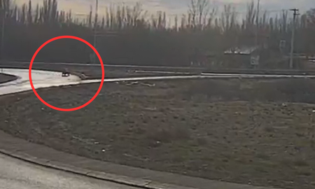 Un hombre de 67 años sufrió un accidente en su moto y cayó a una alcantarilla donde terminó muriendo, tras la demora en su búsqueda. Un hombre de 67 años sufrió un accidente en su moto y cayó a una alcantarilla donde terminó muriendo, tras la demora en su búsqueda.