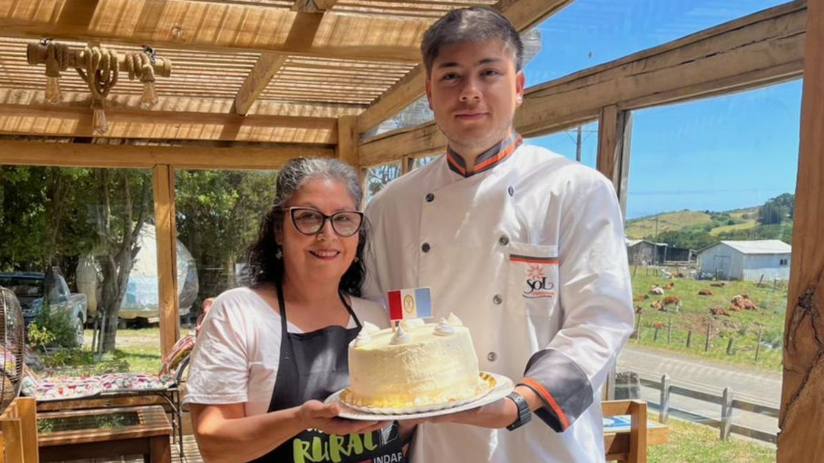 Juan Pablo Capafons aplicó técnicas aprendidas en Santa Fe para adaptar el paladar chileno a la abundancia de la pastelería argentina.