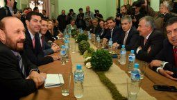 Los gobernadores se reúnen para analizar el pacto fiscal del Gobierno Los gobernadores se reúnen para analizar el pacto fiscal del Gobierno