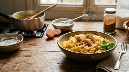 Fideos, huevo y azúcar: cómo preparar una receta en 15 minutos
