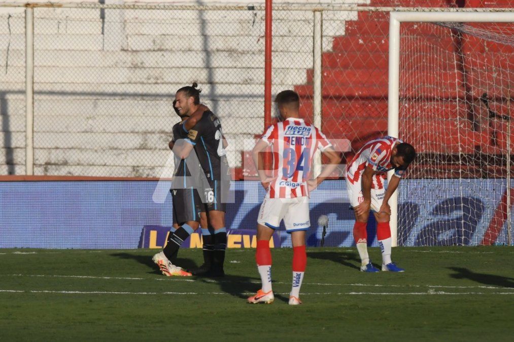 Lucas Melano fue una de las figuras del partido entre Unión y Atlético Tucumán.