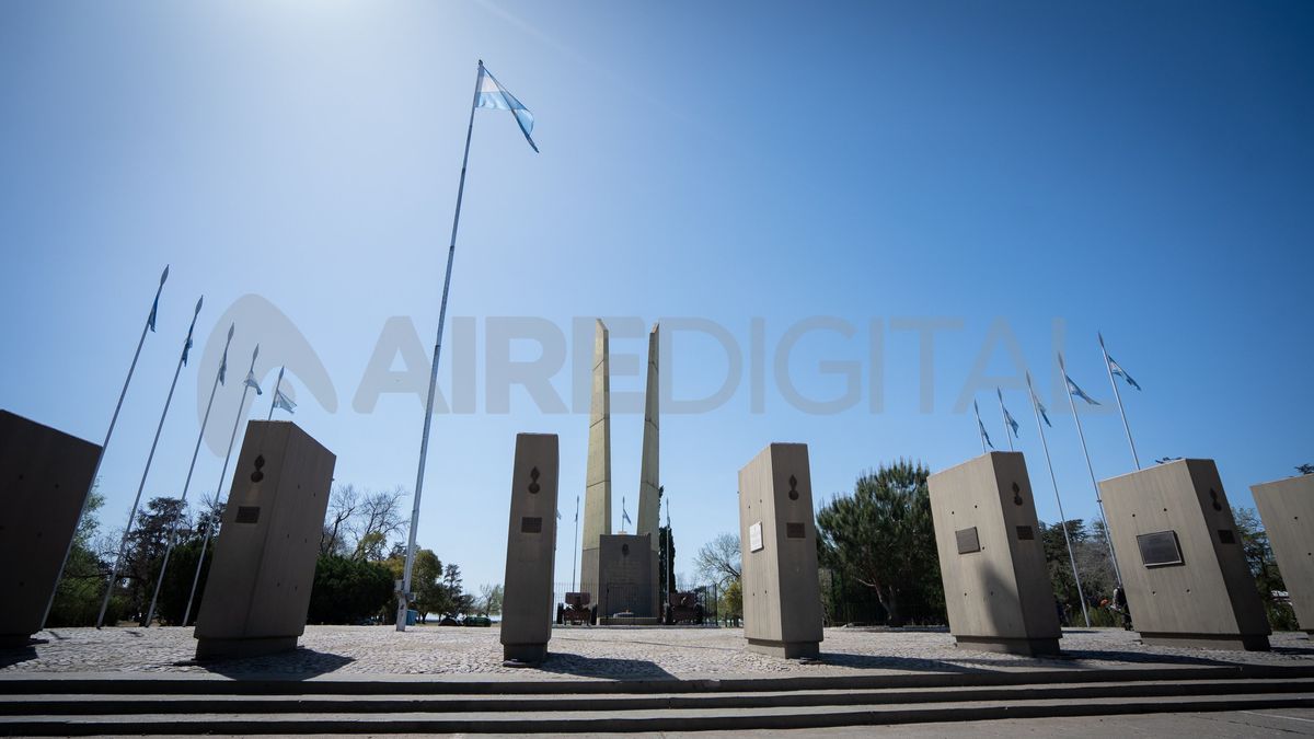 El Pórtico de la gloria es un homenaje lleno de símbolos relacionados con la historia del combate de San Lorenzo.