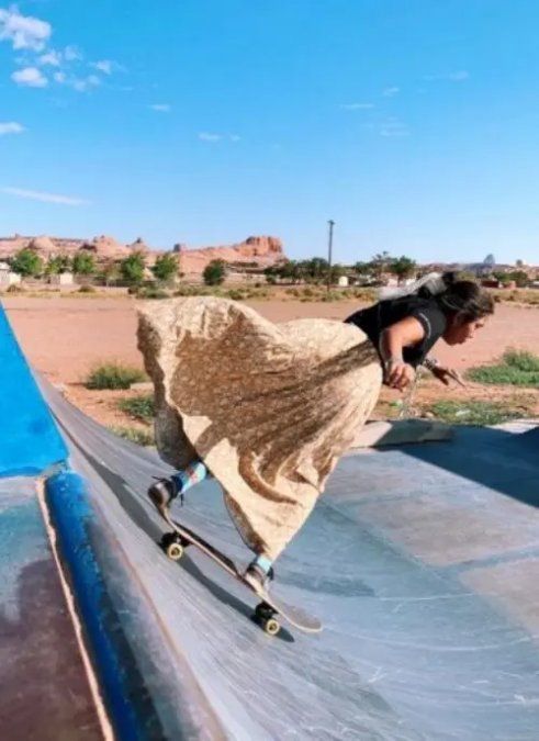 Causó furor en sus seguidores por su propio estilo fuera de lo común que no le impide mostrar sus destrezas. 