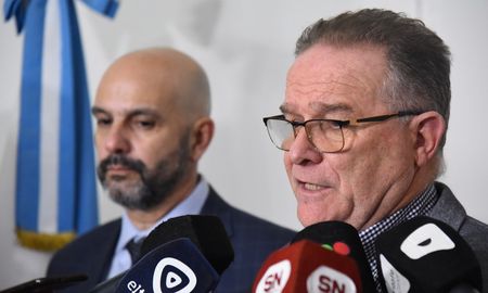 El ministro de Santa Fe, Jorge Lagna, junto al nuevo secretario de Seguridad Claudio Brilloni. El ministro de Santa Fe, Jorge Lagna, junto al nuevo secretario de Seguridad Claudio Brilloni.
