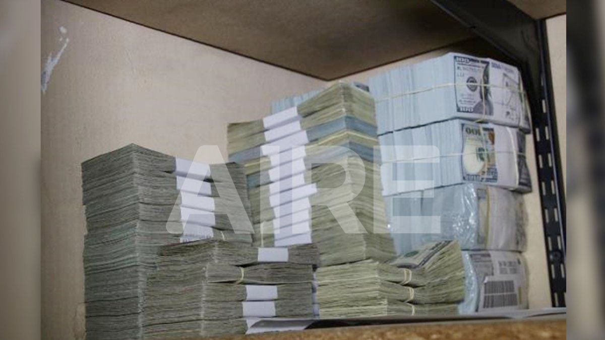 La foto del dinero que se retiró de Turismo Oldani a pocas horas del crimen. 