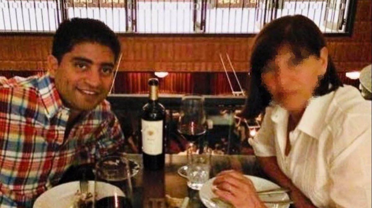 El economista se quitó la vida mientras estaba almorzando con un amigo en su departamento. 