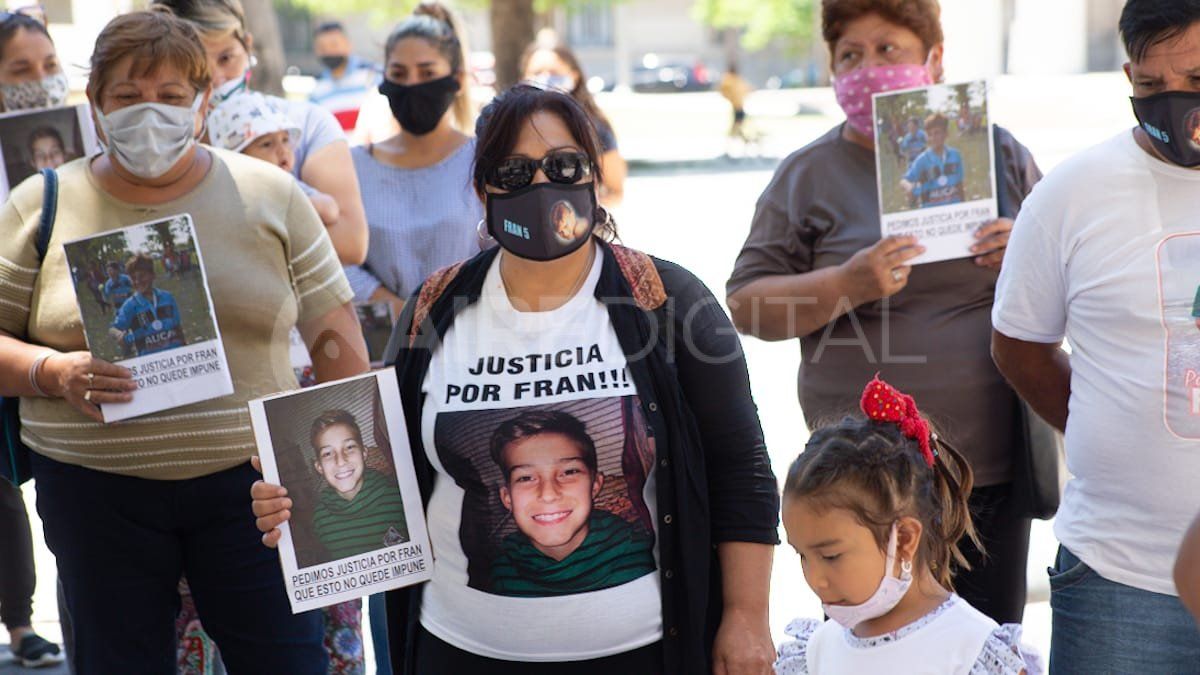 Caso Fran Sueldo: familiares y amigos se manifestaron frente a tribunales