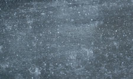 El granizo sorprendió este martes a los santafesinos. El granizo sorprendió este martes a los santafesinos.