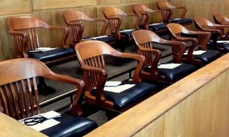 Juicio por jurados en Santa Fe: por tercera vez, Diputados vota el proyecto de ley. Juicio por jurados en Santa Fe: por tercera vez, Diputados vota el proyecto de ley.