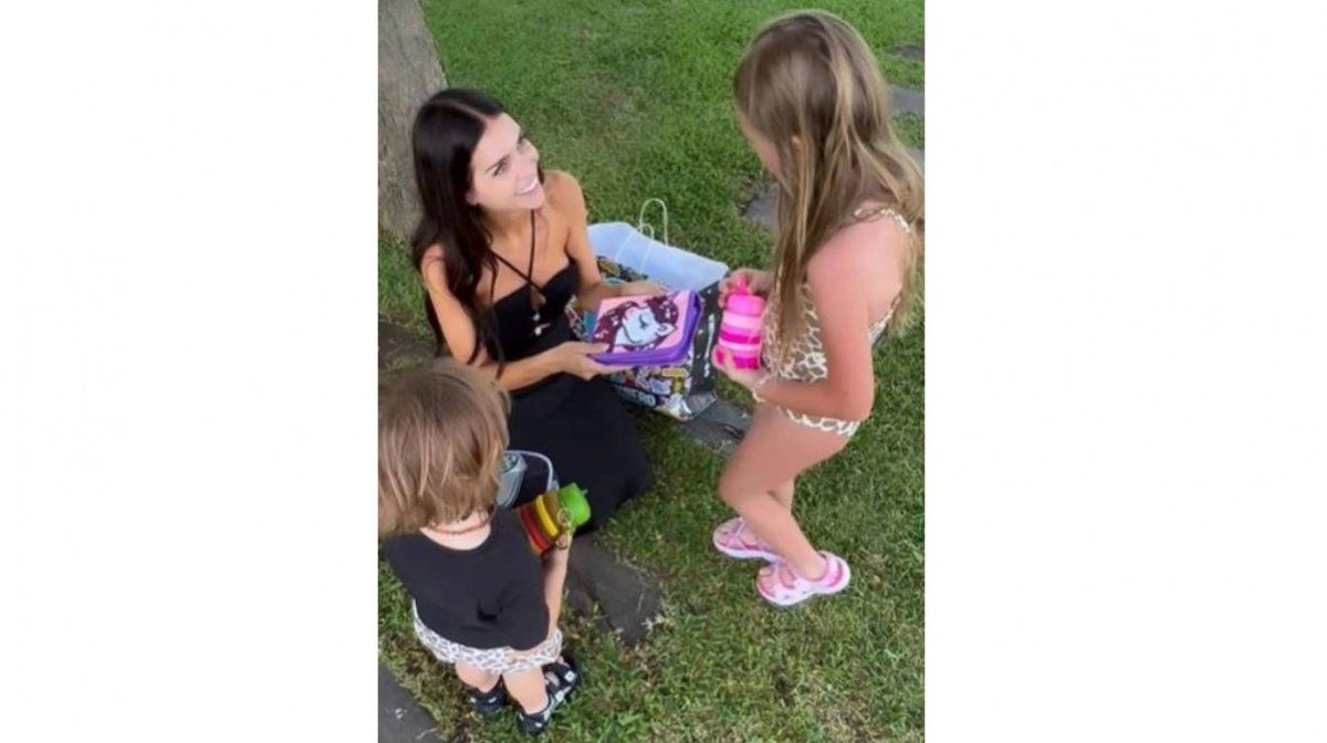 Zaira Nara fue criticada por la piel colorada de su hija: le dijeron que era mala madre por no ponerle protector solar.