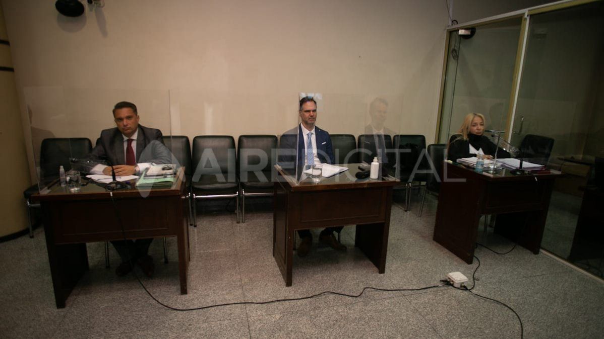 José Mohamad, Julio Agnoli e Hilda Knaeblein, los abogados defensores presentes en la sala