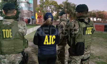 Los barras fueron detenidos la semana pasada tras una serie de allanamientos ejecutados por la Agencia de Investigación Criminal y la Tropa de Operaciones Especiales (TOE). Los barras fueron detenidos la semana pasada tras una serie de allanamientos ejecutados por la Agencia de Investigación Criminal y la Tropa de Operaciones Especiales (TOE).