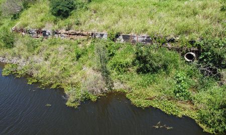 El presidente comunal de Cayastá, Edgardo Berli, explicó que la crecida del río y las lluvias provocan la erosión de las barrancas. El presidente comunal de Cayastá, Edgardo Berli, explicó que la crecida del río y las lluvias provocan la erosión de las barrancas.
