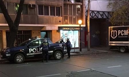 La víctima tiene 22 años y en estos momentos investigan las causas de su muerte. Su pareja fue detenida. La víctima tiene 22 años y en estos momentos investigan las causas de su muerte. Su pareja fue detenida.