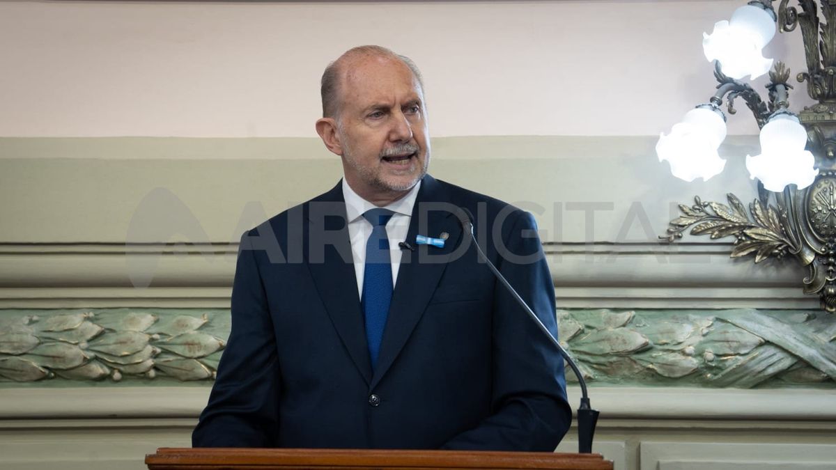 El gobernador de Santa Fe Omar Perotti encabezó este lunes el acto de apertura del 141° período de sesiones ordinarias de la Legislatura provincial.