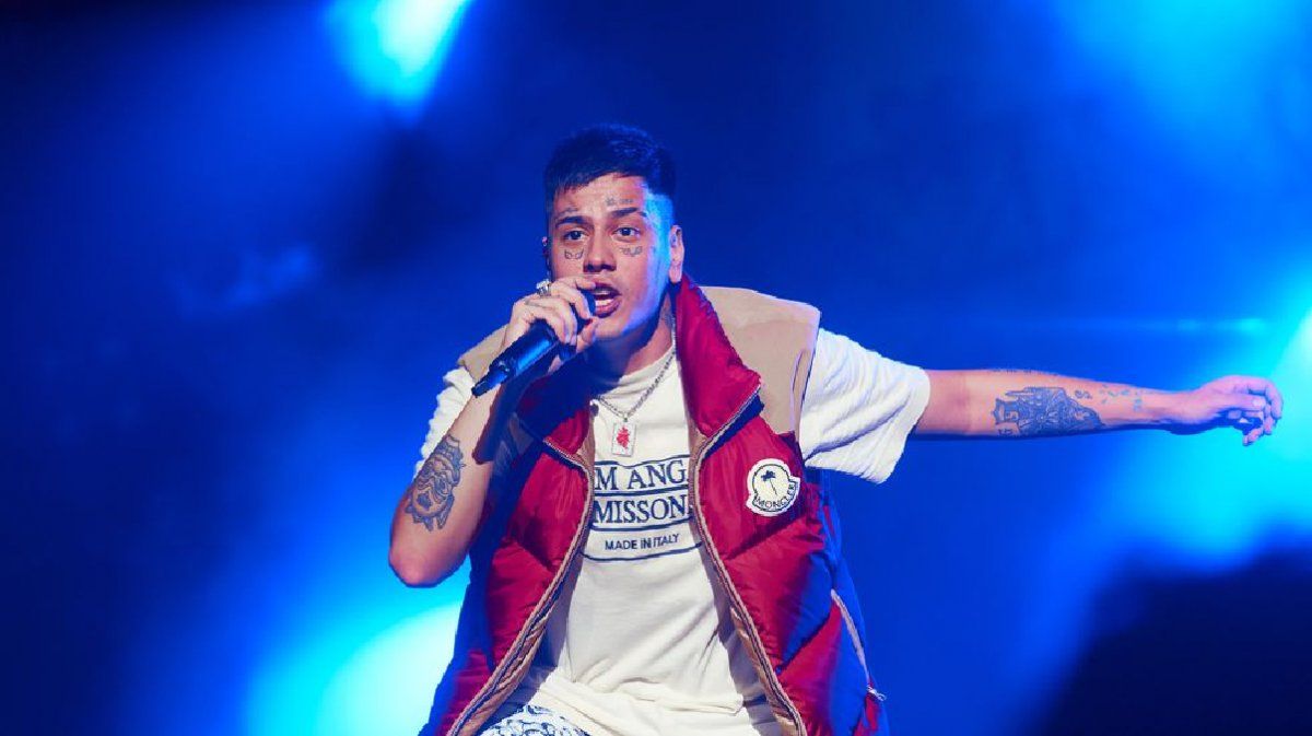 Video: el blooper de Duki en el concierto con Bad Bunny