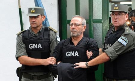 El Gobierno pidió prisión domiciliaria para Ricardo Jaime por integrar un grupo de riesgo. El Gobierno pidió prisión domiciliaria para Ricardo Jaime por integrar un grupo de riesgo.