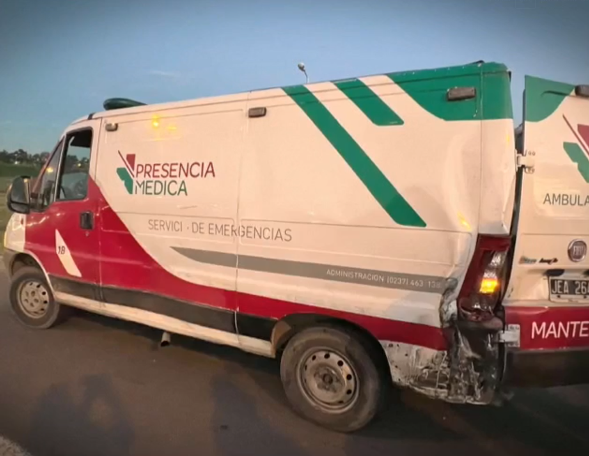El policía, identificado como Gonzalo Farias de 22 años, acompañaba el traslado de la compañera herida. El policía, identificado como Gonzalo Farias de 22 años, acompañaba el traslado de la compañera herida.