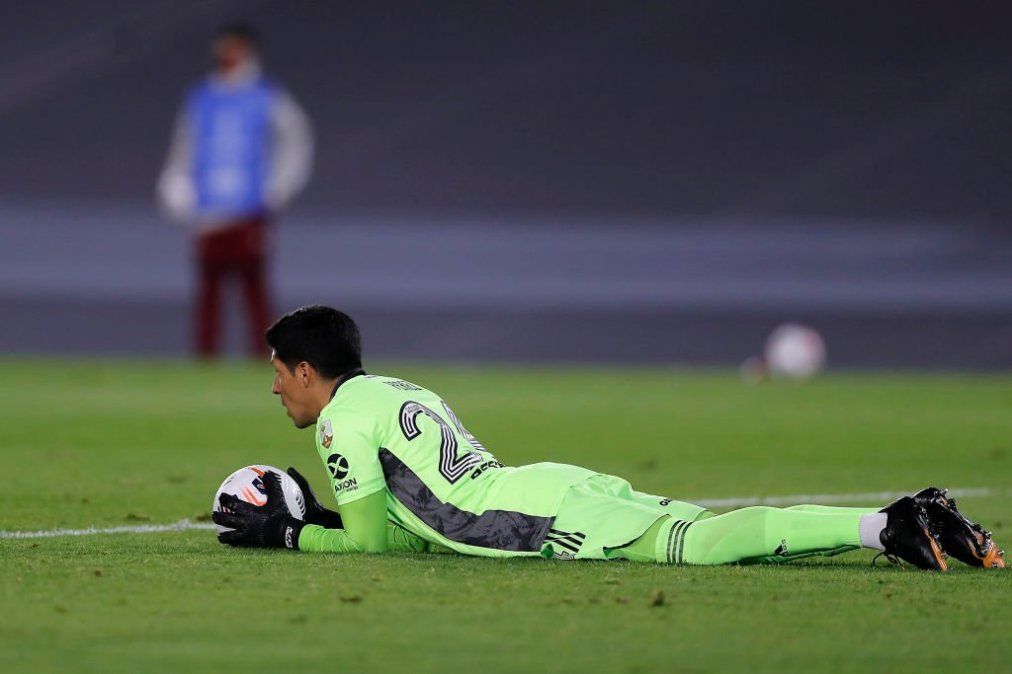 El partido entre River e Independiente Santa Fe por la Libertadores marcó la noche televisiva en Argentina.