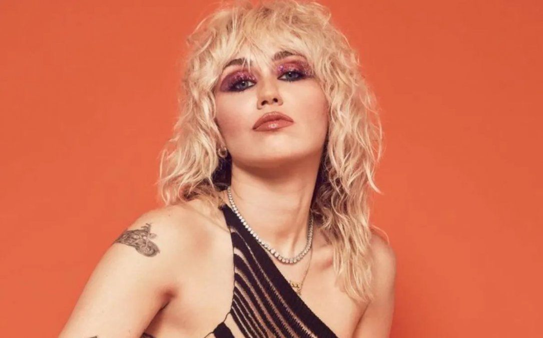 Miley Cyrus llegó a la Argentina para el Lollapalooza 2022 y los fans le dieron una calurosa bienvenida