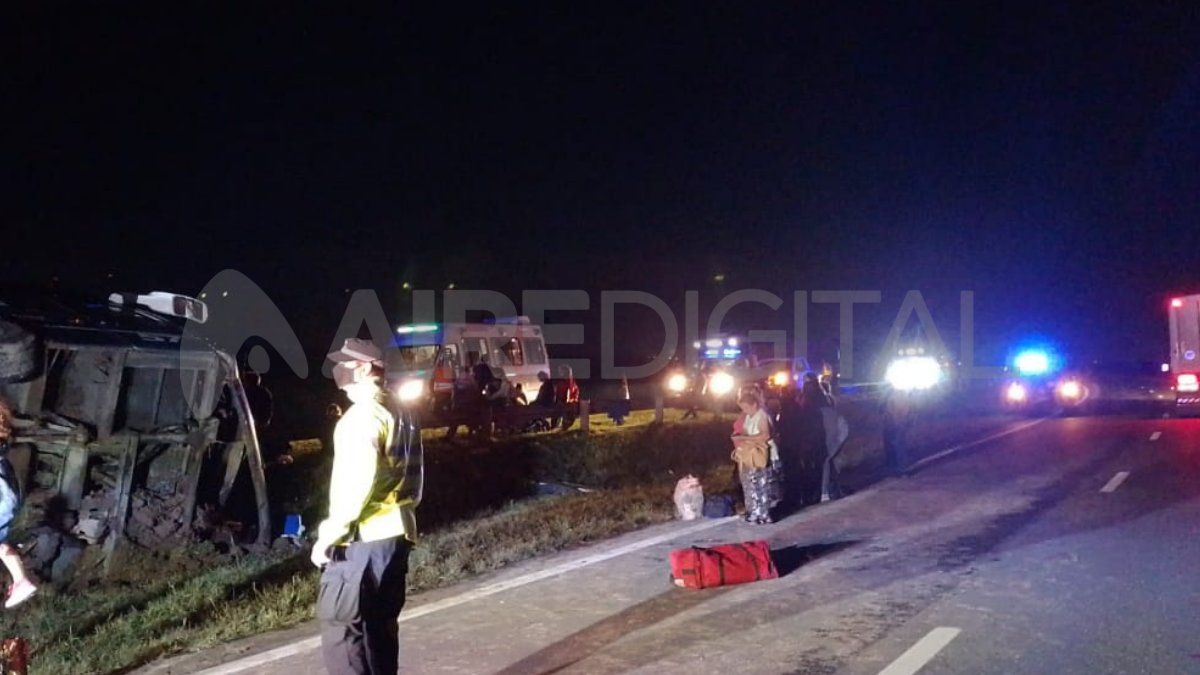 Un operativo de tránsito se dispuso en el lugar por varias horas hasta que se pudo despejar la calzada.