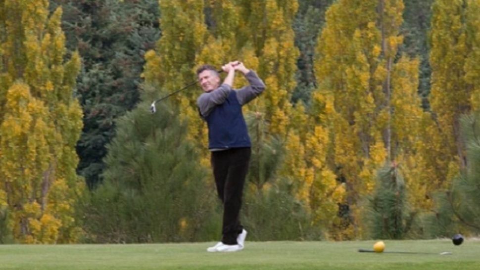En su descanso, Macri pasó por Mardel y jugó al golf