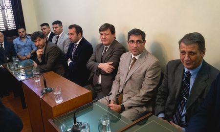 Policías de la Dirección de Lucha contra el Narcotráfico de Córdoba utilizaron sus cargos para generar sumarios basados en información falsa, valiéndose principalmente de la tarea de un informantes, agentes de identidad reservada o incluso agentes provocadores. Policías de la Dirección de Lucha contra el Narcotráfico de Córdoba utilizaron sus cargos para generar sumarios basados en información falsa, valiéndose principalmente de la tarea de un informantes, agentes de identidad reservada o incluso agentes provocadores.