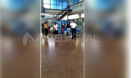 asi deleitaron tres cantantes liricos a los pasajeros en la terminal