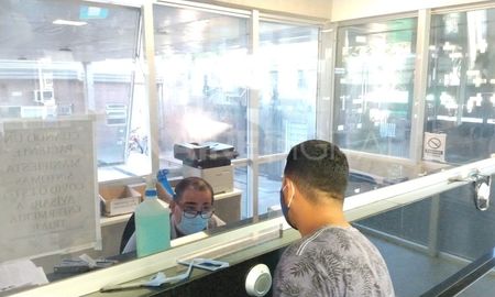 El director del Cullen, Juan Pablo Poletti, está trabajando en el área de Admisión de la Guardia durante el paro de los trabajadores de la Salud. El director del Cullen, Juan Pablo Poletti, está trabajando en el área de Admisión de la Guardia durante el paro de los trabajadores de la Salud.