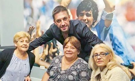 matias morla reaparecio en publico para homenajear a maradona matias morla reaparecio en publico para homenajear a maradona
