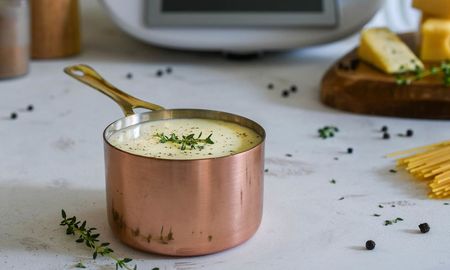 Es fácil de hacer en casa con solo cuatro tipos de queso: mozzarella, gruyere, parmesano y cheddar. Es fácil de hacer en casa con solo cuatro tipos de queso: mozzarella, gruyere, parmesano y cheddar.