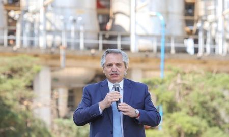 El presidente se reunirá con entidades del campo por la tarde para discutir sobre precios. El presidente se reunirá con entidades del campo por la tarde para discutir sobre precios.