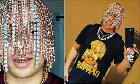 Dan Sur se viralizó recientemente tras asegurar que es la primera persona en lucir implantes de cadenas de oro como cabello. Dan Sur se viralizó recientemente tras asegurar que es la primera persona en lucir implantes de cadenas de oro como cabello.
