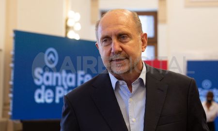 El mandatario provincial confirmó ante la prensa que en la jornada de ayer se presentó en el Ministerio Público de la Acusación para reclamar que se investigue el contenido de la publicación, firmada por el periodista Osvaldo “Coni” Cherep.