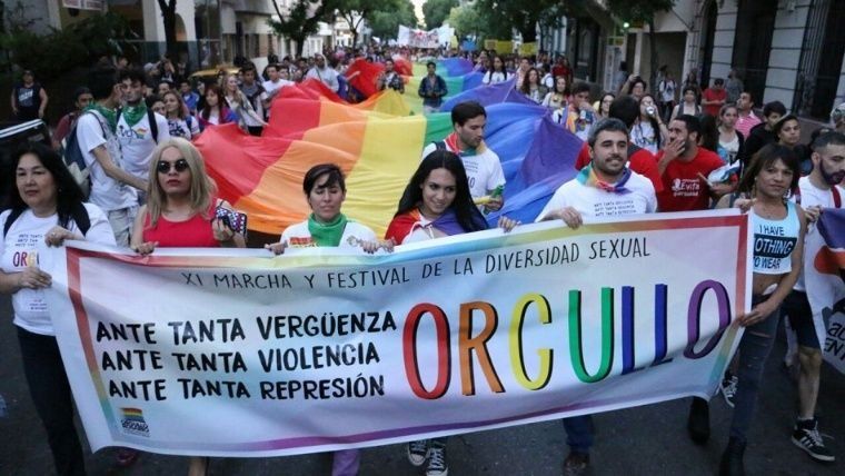 Presentaron un protocolo de registro y detención de personas LGBT