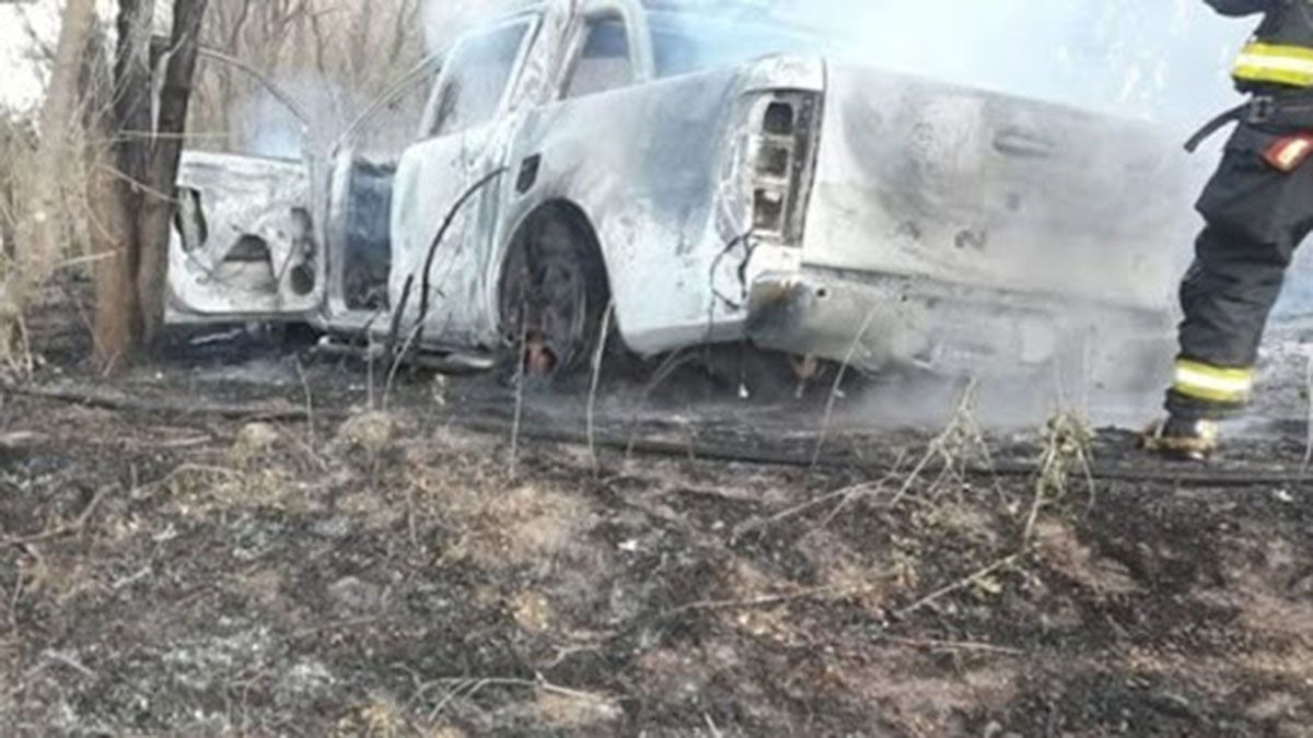 La mujer fue hallada en el interior de una camioneta calcinada.&nbsp;