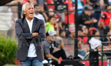 Colón empató con Huracán en el estreno de Néstor Gorosito como entrenador. Colón empató con Huracán en el estreno de Néstor Gorosito como entrenador.