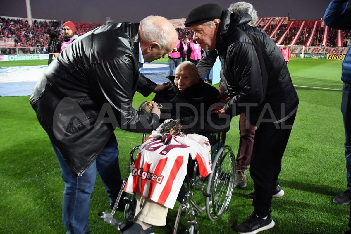 El socio más longevo del club Unión cumplió 107 años y lo celebró en el 15 de Abril.