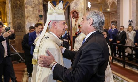 El presidente Alberto Fernández asistió en la Catedral Metropolitana, al Tedeum que ofreció el arzobispo de Buenos Aires, cardenal Mario Poli, con motivo de la conmemoración del 213° aniversario de la Revolución de Mayo de 1810 y la conformación del primer gobierno patrio. El presidente Alberto Fernández asistió en la Catedral Metropolitana, al Tedeum que ofreció el arzobispo de Buenos Aires, cardenal Mario Poli, con motivo de la conmemoración del 213° aniversario de la Revolución de Mayo de 1810 y la conformación del primer gobierno patrio.