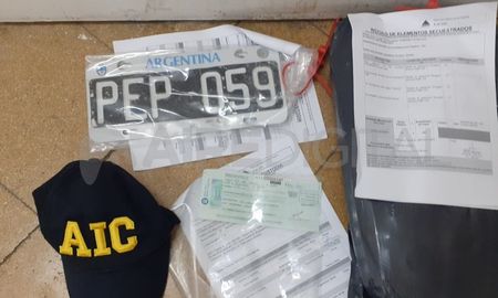 En un vehículo que fue secuestrado los investigadores encontraron una chapa patente de otro coche.&nbsp;