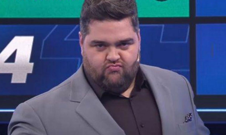 Darío Barassi se refirió a una cuestión estética que lo incomodaba, pero encontró cómo salir del paso mientras estaba al aire de 100 argentinos dicen. Darío Barassi se refirió a una cuestión estética que lo incomodaba, pero encontró cómo salir del paso mientras estaba al aire de 100 argentinos dicen.