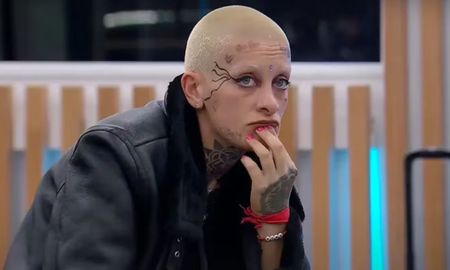 Furia de Gran Hermano está saliendo con un futbolista. Furia de Gran Hermano está saliendo con un futbolista.