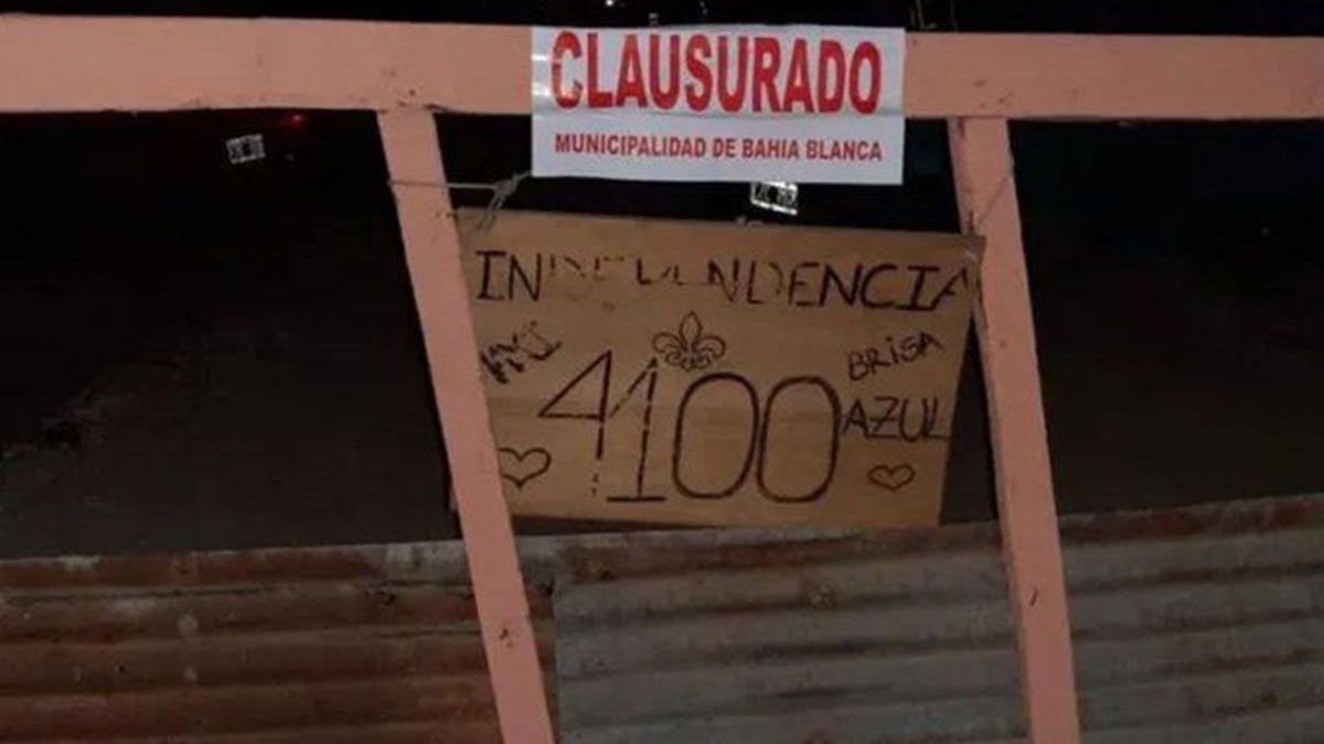 Más de 400 personas fueron desalojadas de un salón en momentos en que participaban de una fiesta electrónica en la ciudad bonaerense de Bahía Blanca&nbsp;