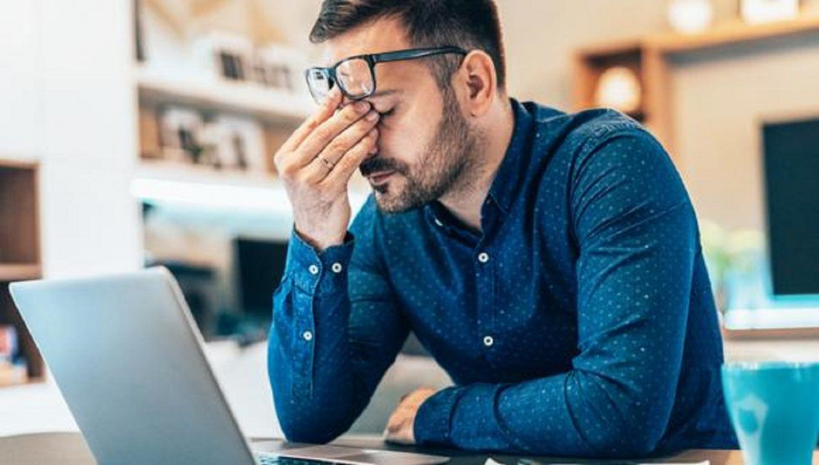 Su jefe descubrió que tenía dos trabajos por TikTok y tuvo que tomar una drástica decisión.