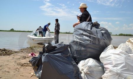 Hallaron botellas, latas, pañales y bolsas, entre otras cosas. Repetirán la iniciativa en dos meses. Hallaron botellas, latas, pañales y bolsas, entre otras cosas. Repetirán la iniciativa en dos meses.