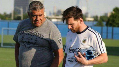 Lionel Messi y Claudio Tapia, reunidos en Barcelona