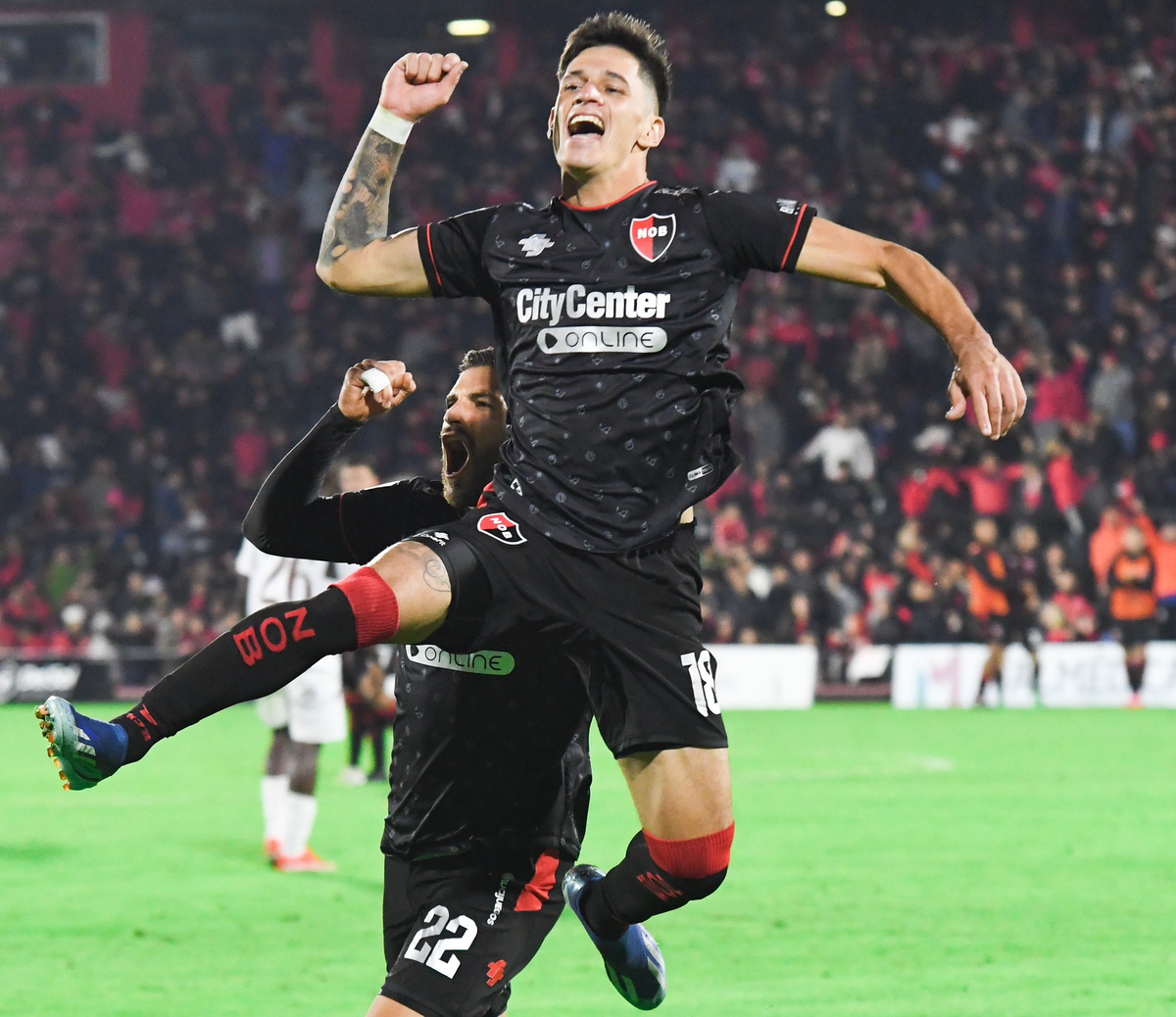 La Liga Profesional arrancó con victoria de Newell's. La Liga Profesional arrancó con victoria de Newell's.