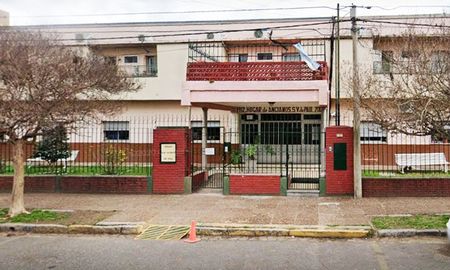 protestaran frente al hogar de ancianos san vicente de paul por el despido de trabajadoras protestaran frente al hogar de ancianos san vicente de paul por el despido de trabajadoras