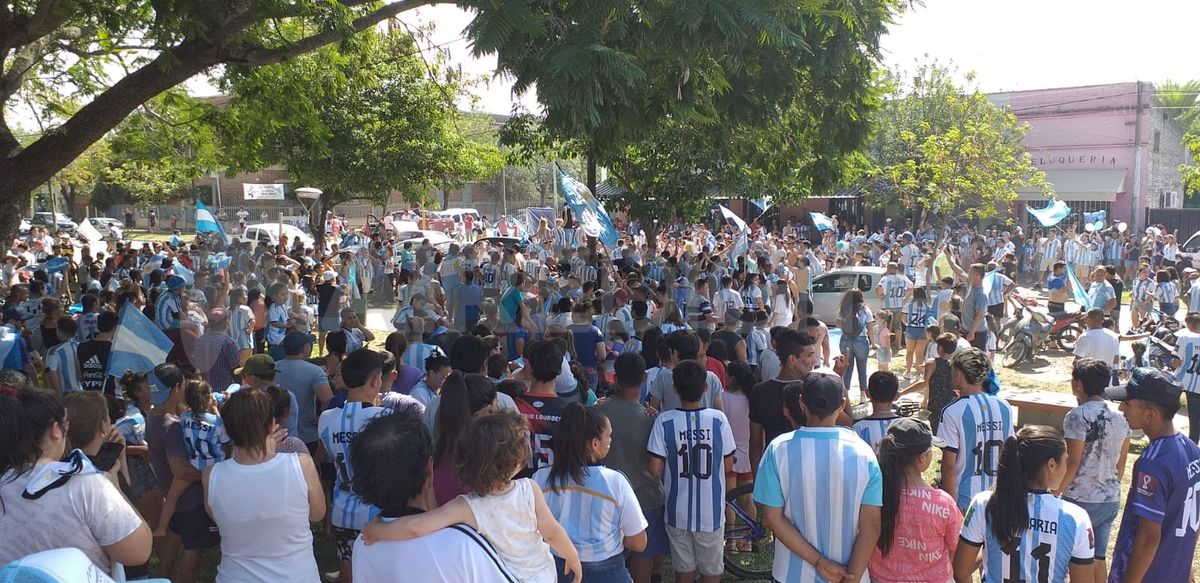 Euforia en San Cristóbal por el triunfo de la Scaloneta.